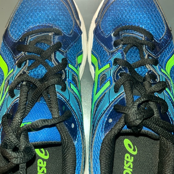 #352- (7)ASICS women’s gel cushion Running shoes - Picture 6 of 8